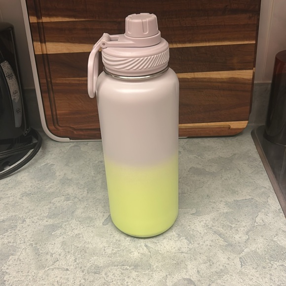 Lululemon athletica Ombré Back to Life Sport Bottle (32oz) - Picture 9 of 12